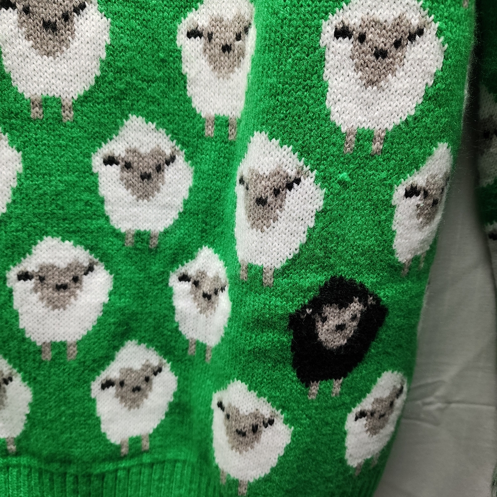 Traditional Crafts Heritage Green Sweater - Picture 2 of 3